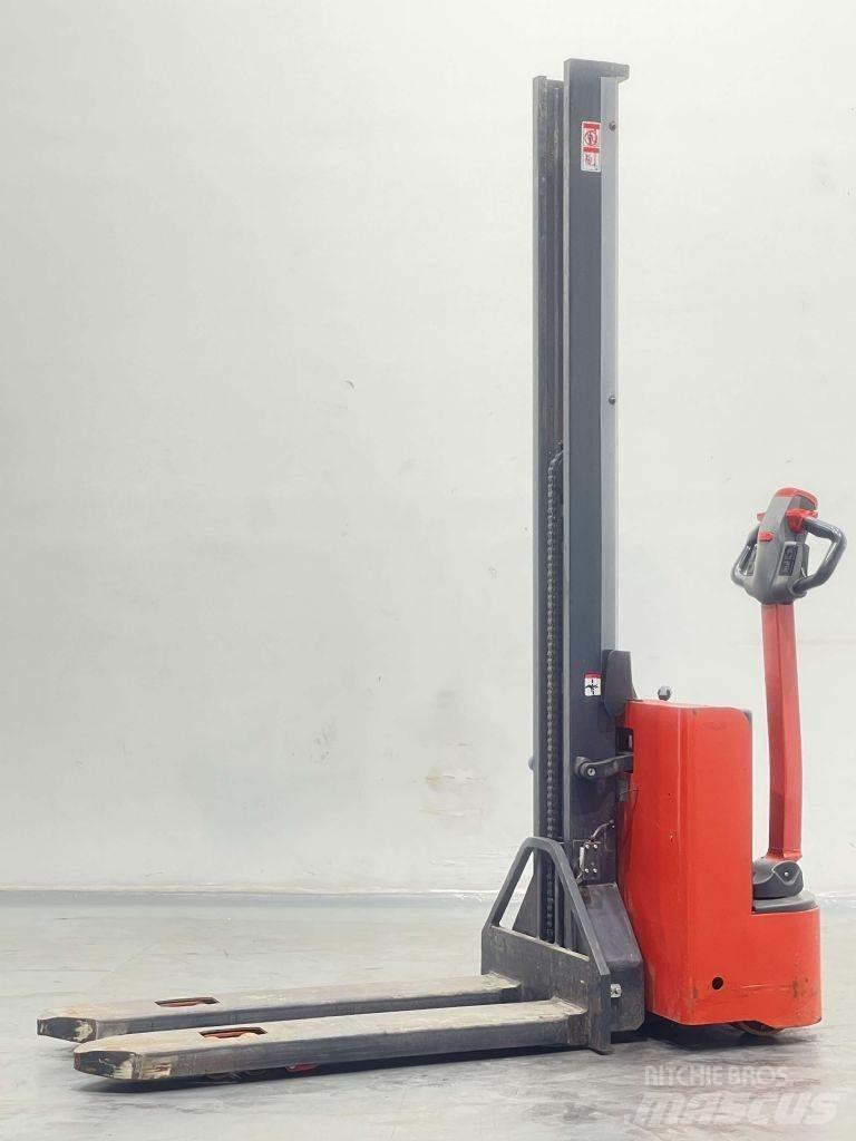 Linde MM10i-1167 Empilhador para operador externo