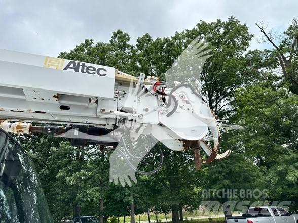 Altec DM47BTR Plataformas aéreas montadas em camião