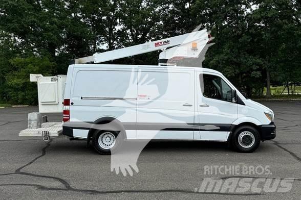 Skyvan UVN35A Plataformas aéreas montadas em camião