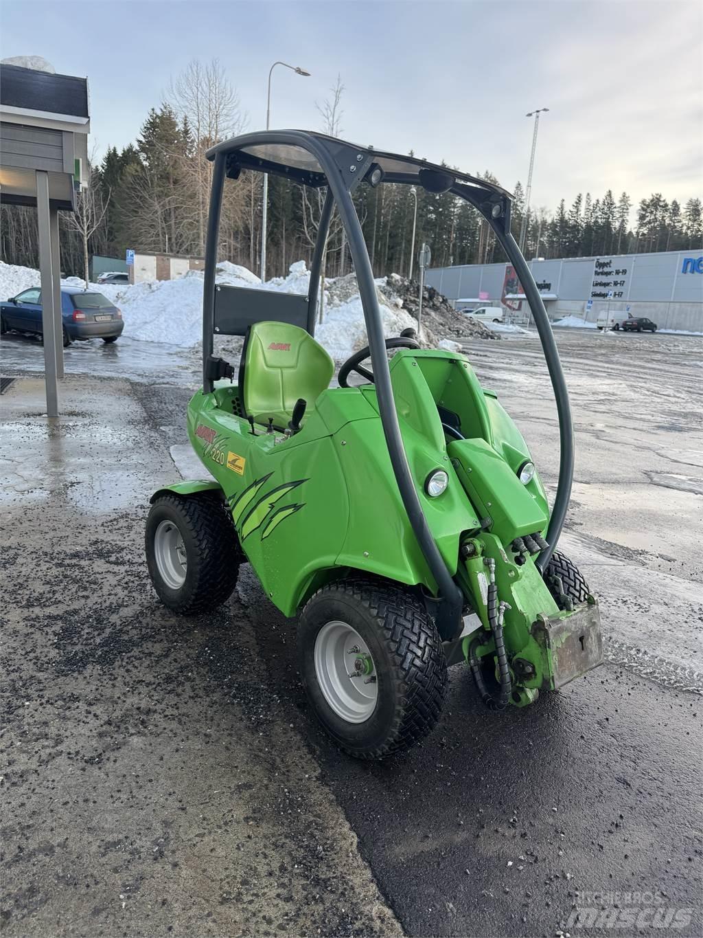 Avant 220 Minicarregadeiras