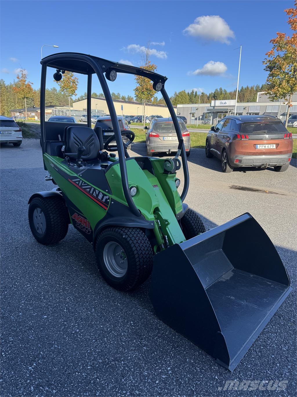 Avant 225 med skopa Minicarregadeiras