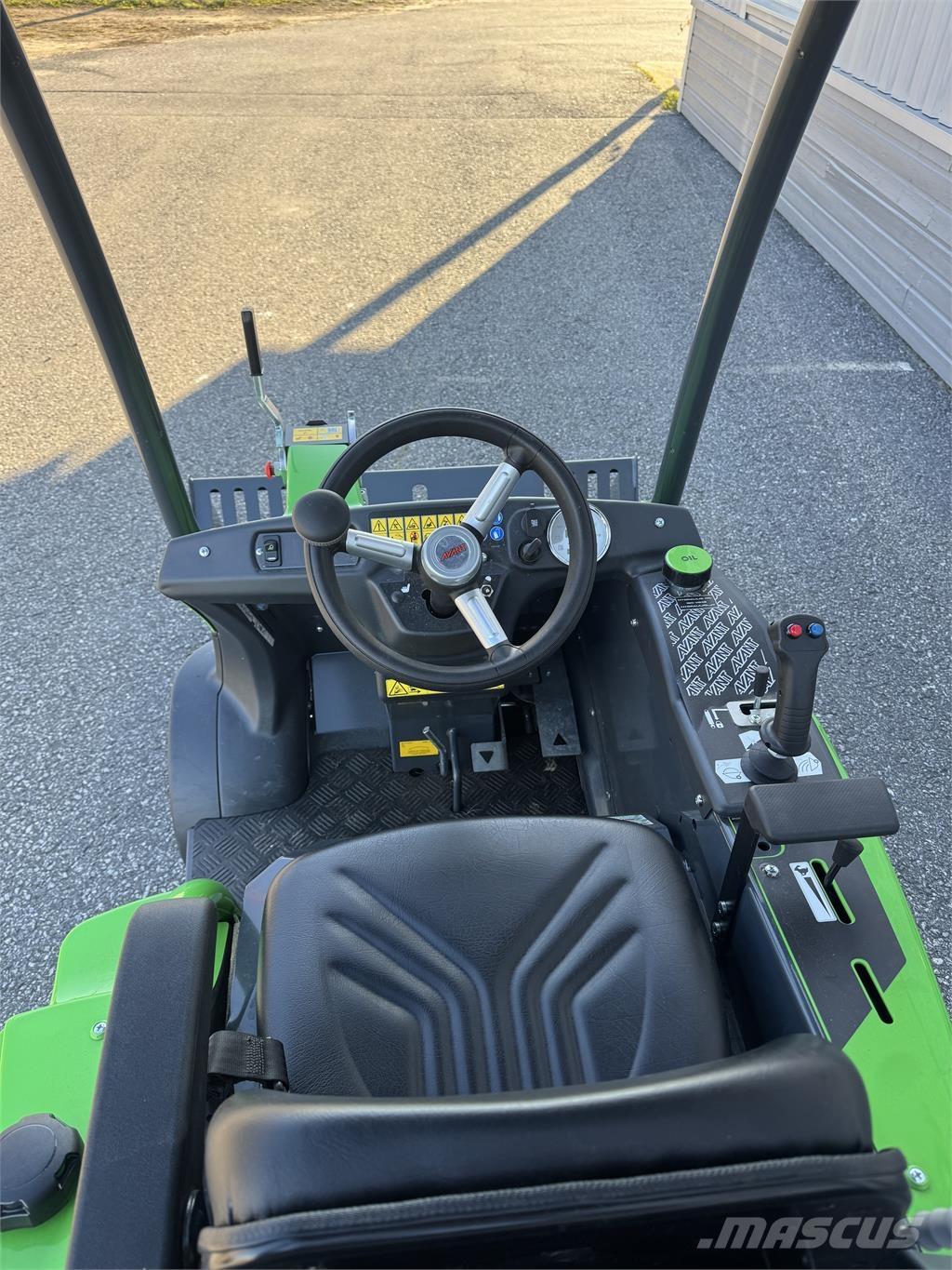 Avant 225 med skopa Minicarregadeiras