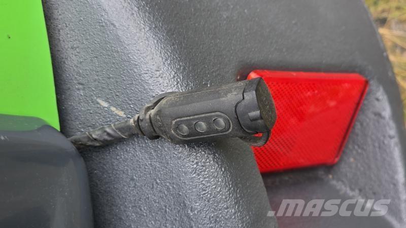 Avant 635i med L-hytt Minicarregadeiras