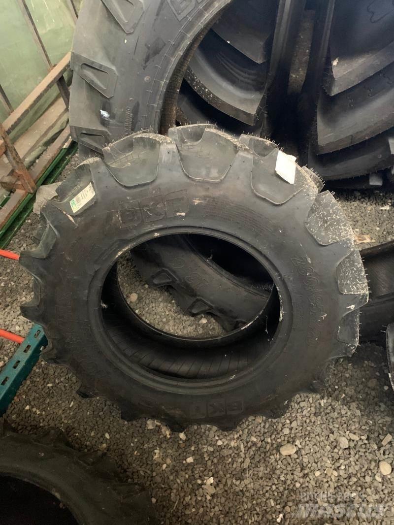 Däck BKT 280/85-R20 Pneus Agrícolas