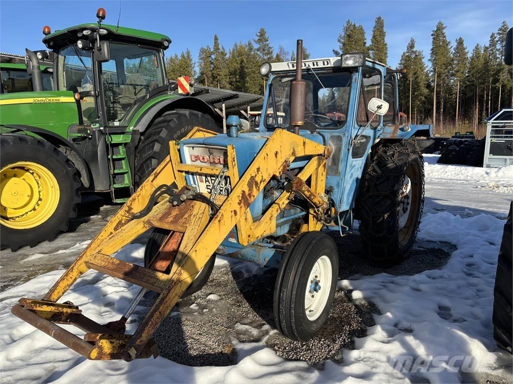 Ford 5000 med lastare Tratores Agrícolas usados