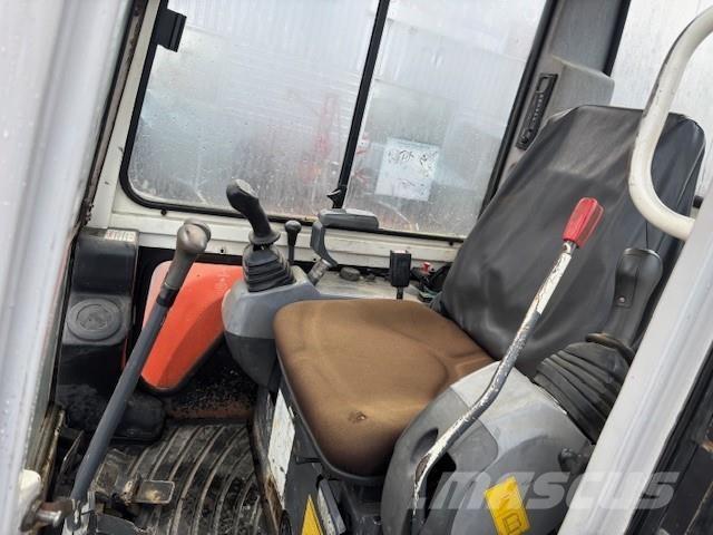 Kubota U35-3 a Escavadeiras de esteiras