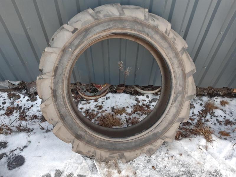  TRAKTORDÄCK 8,3-24 6PLY Pneus