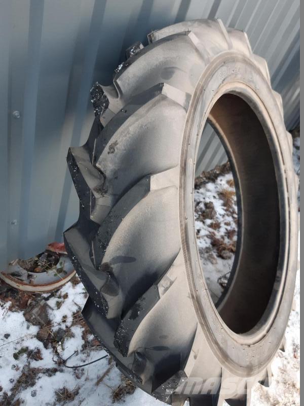  TRAKTORDÄCK 8,3-24 6PLY Pneus