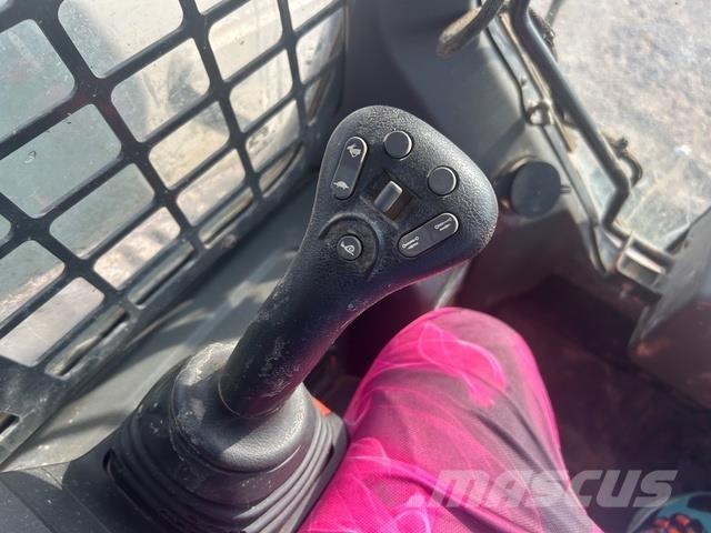 Bobcat T76 Minicarregadeiras