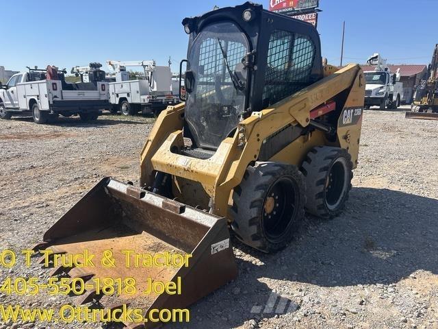 CAT 236D Pneus
