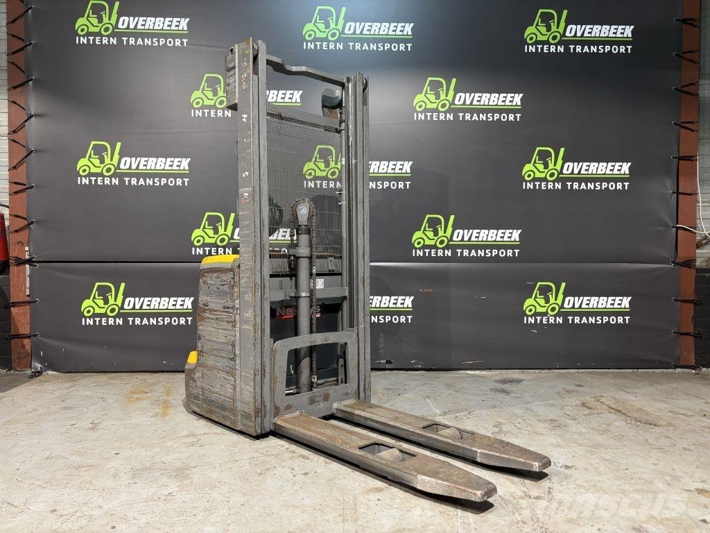 Jungheinrich EJC 214 Empilhador para operador externo