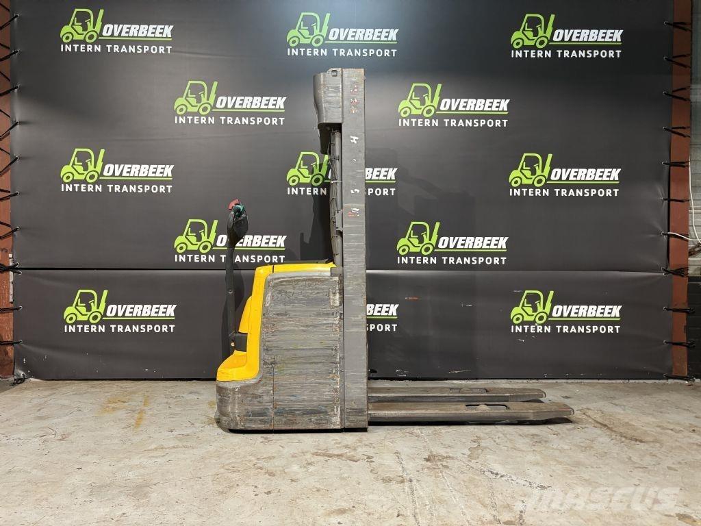 Jungheinrich EJC 214 Empilhador para operador externo