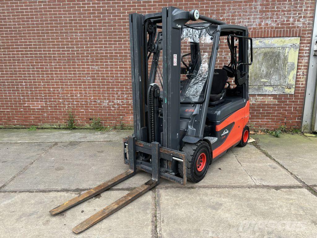 Linde E25L-01 Empilhadores eléctricos
