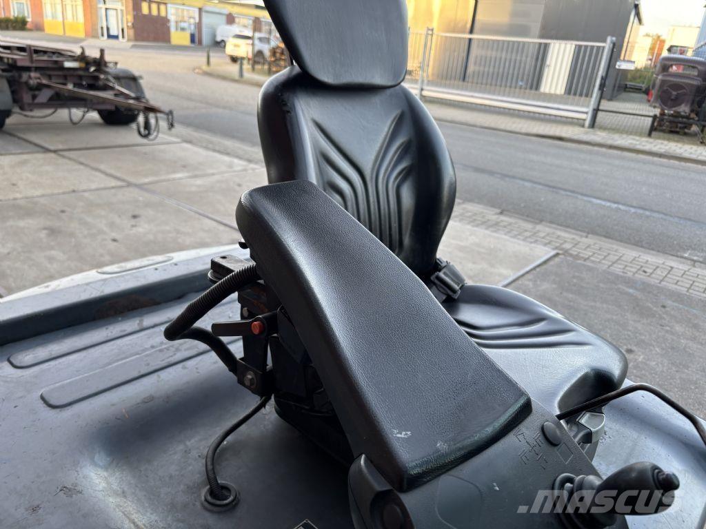 Toyota 8FBMT30 Empilhadores eléctricos