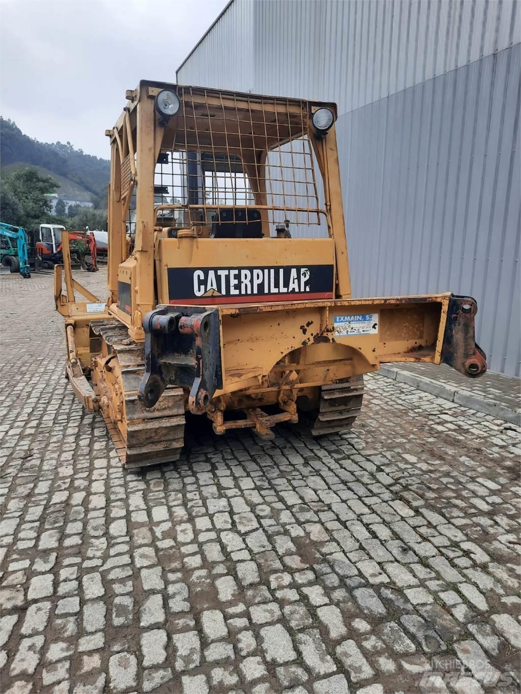 CAT D4E Bulldozers assentadores de tubos