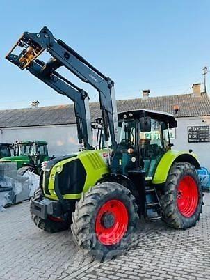 CLAAS ARION 520 Tratores Agrícolas usados
