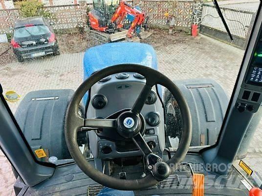 New Holland T8040 Tratores Agrícolas usados
