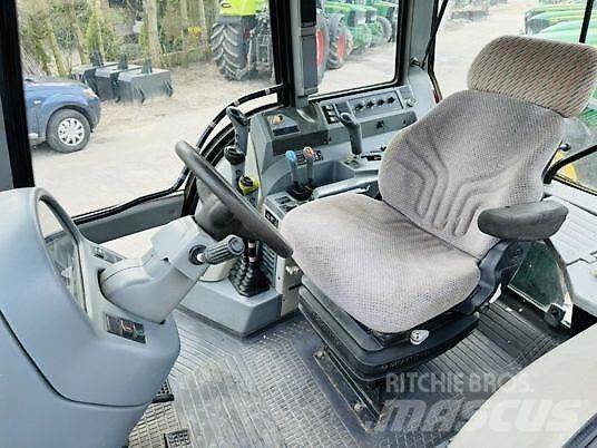 Valtra T160 Tratores Agrícolas usados