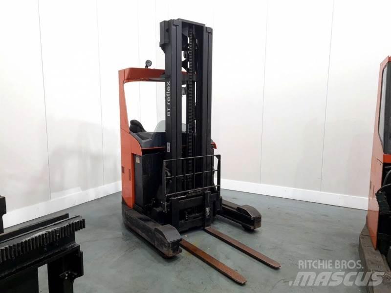 BT RRE140 WIDE LEG Empilhadores Elevadores