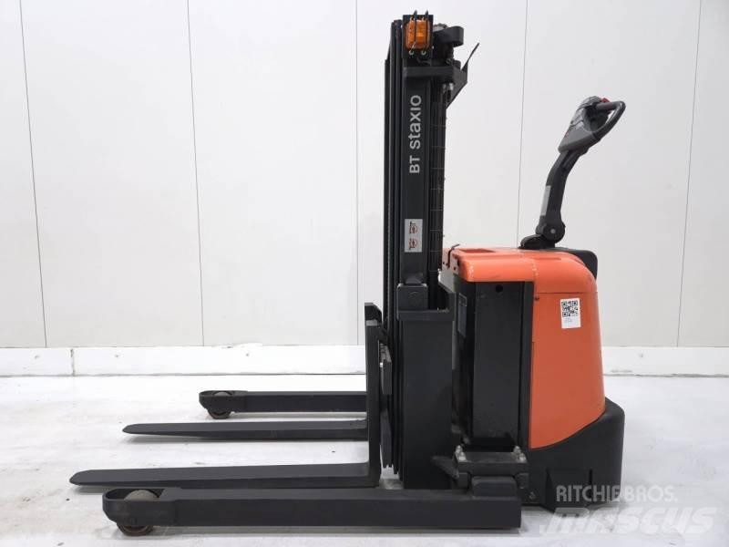 BT SPE135S Empilhador para operador externo