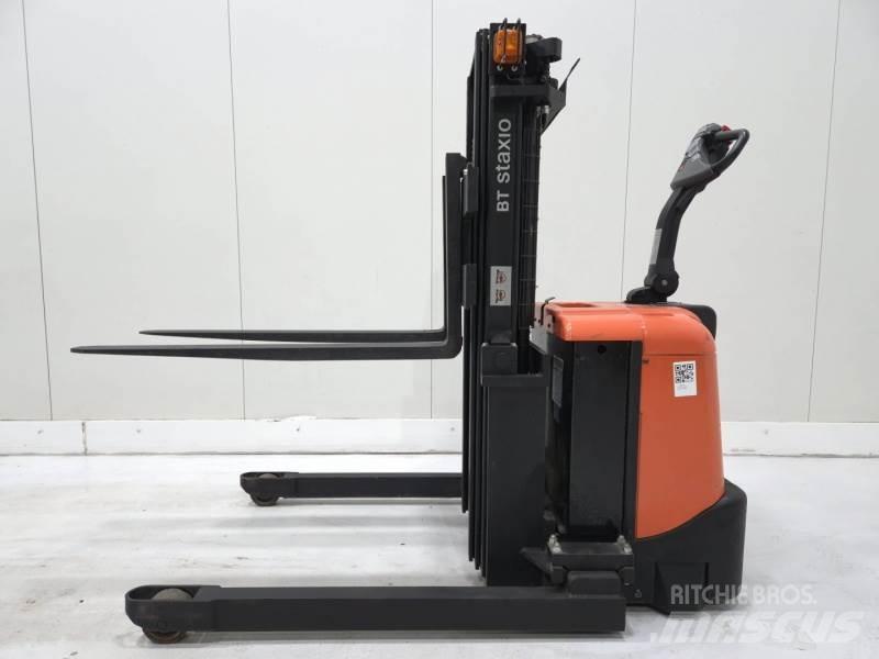 BT SPE135S Empilhador para operador externo