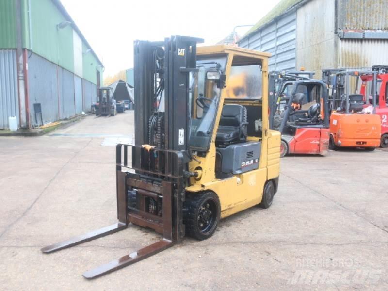 CAT GC30 Empilhadores a gás