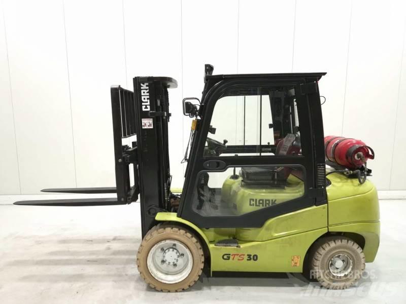 Clark GTS30L Empilhadores a gás