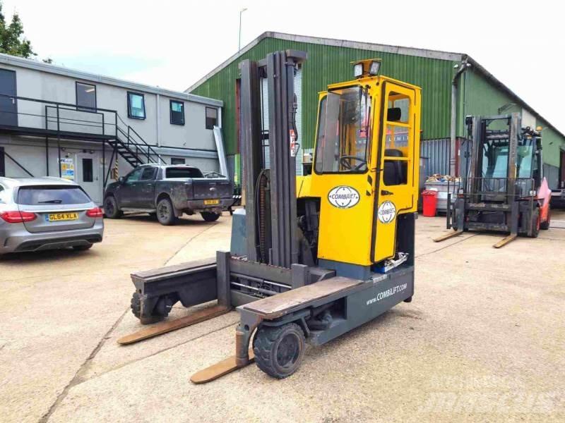 Combilift C3000 GAS Empilhadores de 4 vias