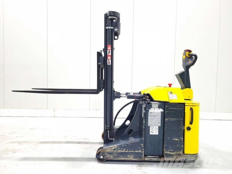 Combilift CS1500 Self propelled stackers