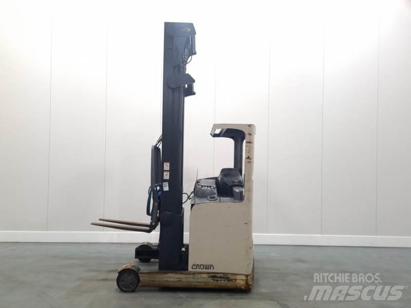 Crown ESR4500 Empilhadores Elevadores