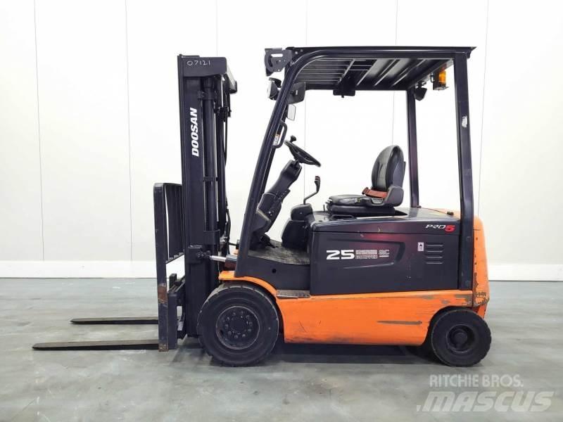 Doosan B25X-5 Empilhadores eléctricos