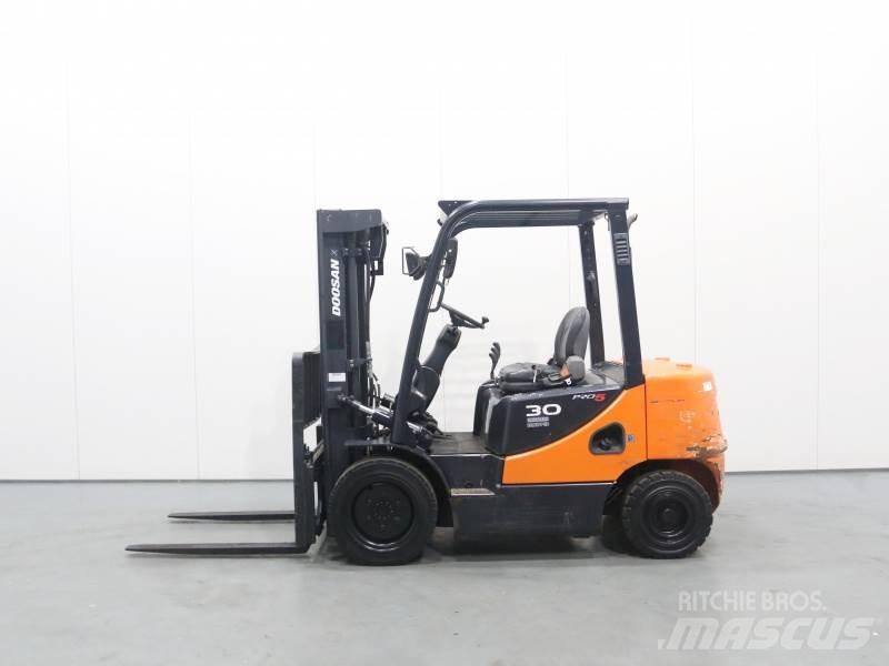 Doosan D30S-5 Empilhadores Diesel