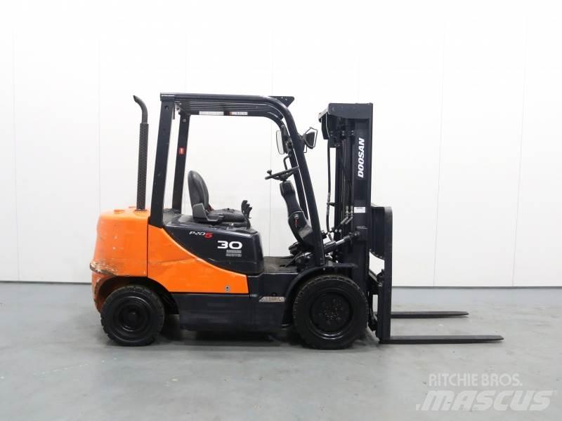 Doosan D30S-5 Empilhadores Diesel