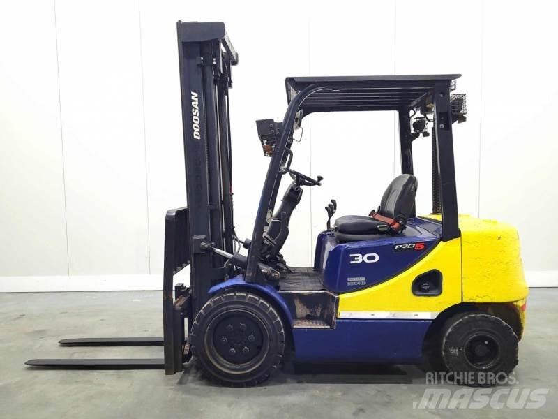 Doosan D30S-5 Empilhadores Diesel