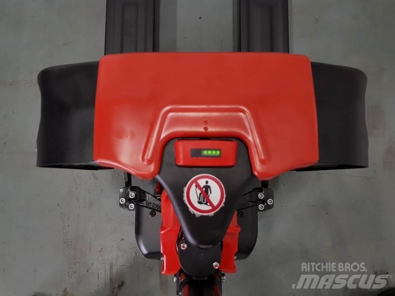 EP F4 PALLET TRUCK Movimentadores manuais de palettes