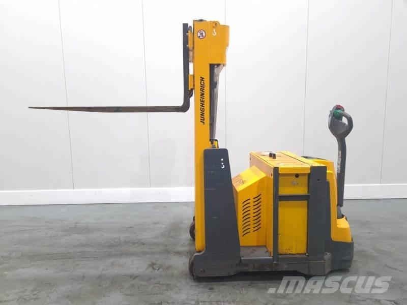 Jungheinrich EJG 108 Self propelled stackers
