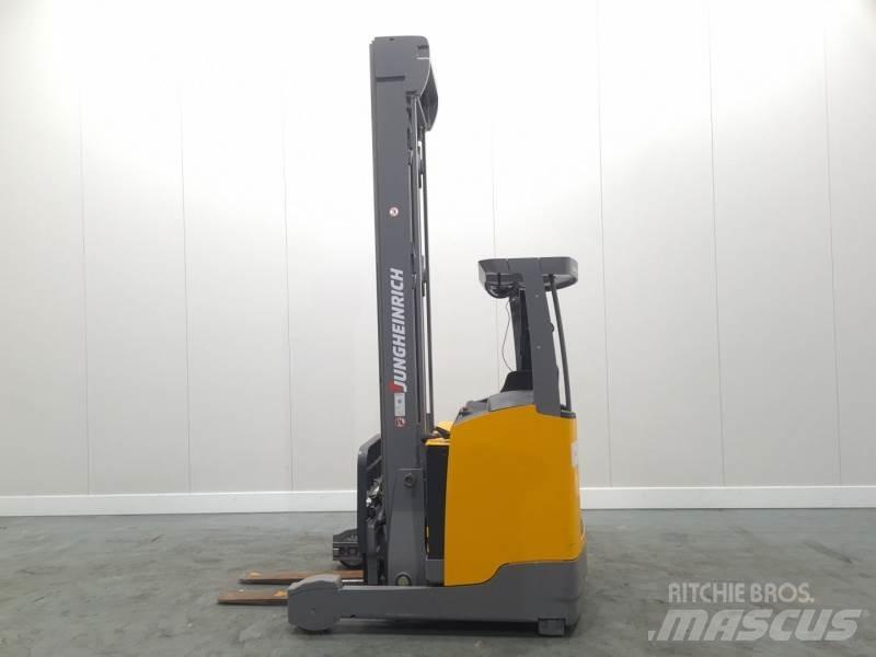 Jungheinrich ETV318 Empilhadores Elevadores
