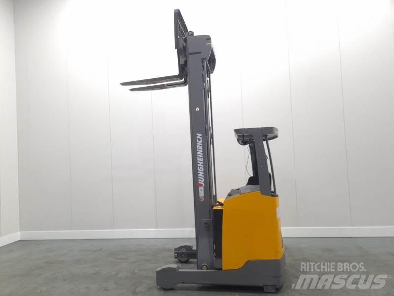 Jungheinrich ETV318 Empilhadores Elevadores