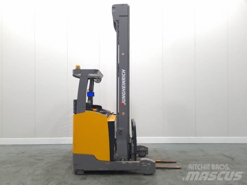 Jungheinrich ETV318 Empilhadores Elevadores