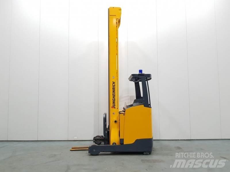 Jungheinrich ETV318 Empilhadores Elevadores