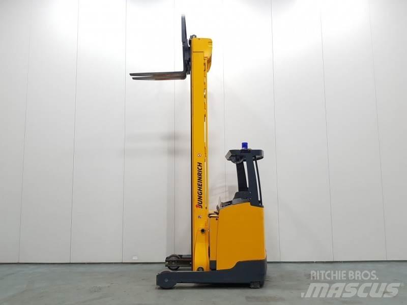 Jungheinrich ETV318 Empilhadores Elevadores