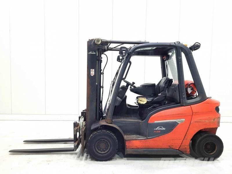 Linde H25T-01 Empilhadores a gás