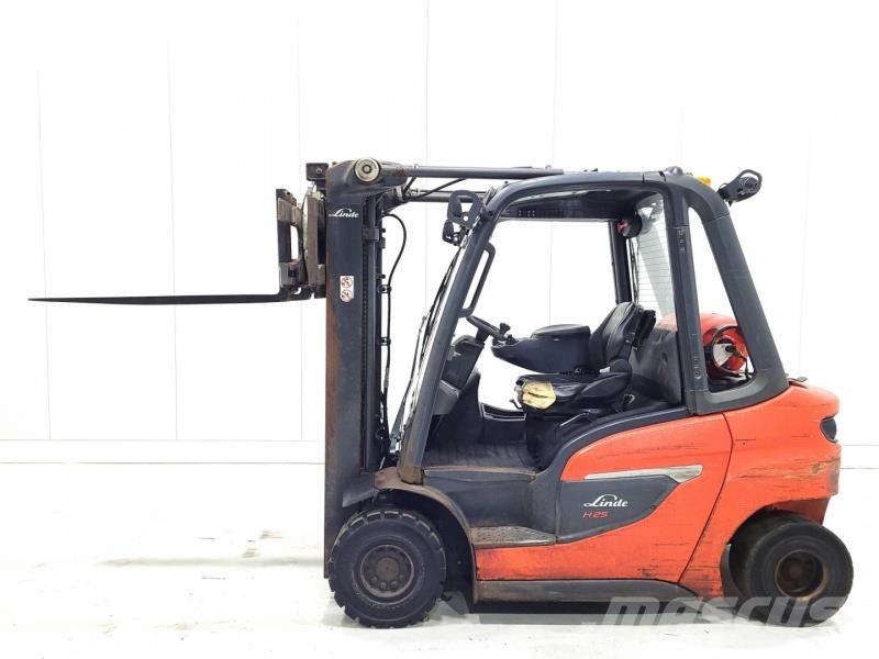 Linde H25T-01 Empilhadores a gás