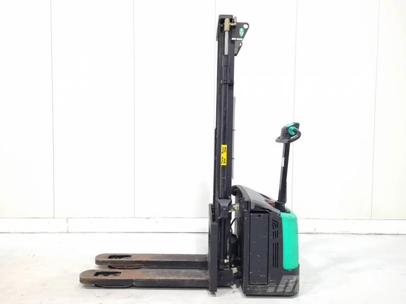 Mitsubishi SBP12NI Porta-paletes manuais