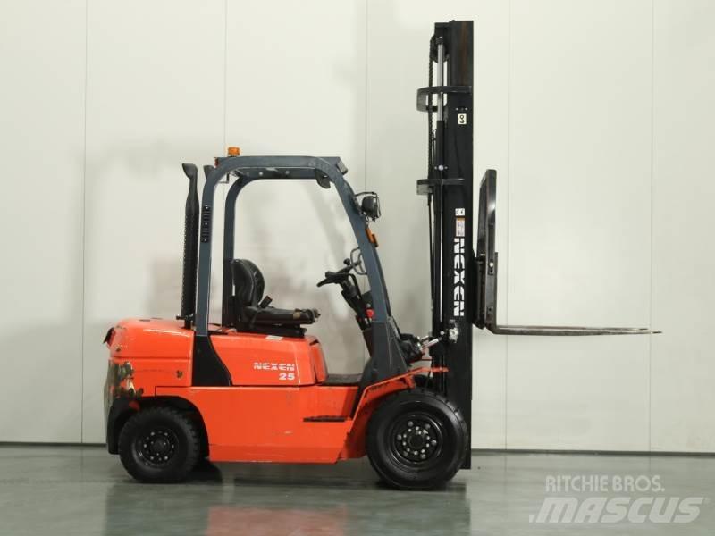 Nexen FDR25 Empilhadores Diesel