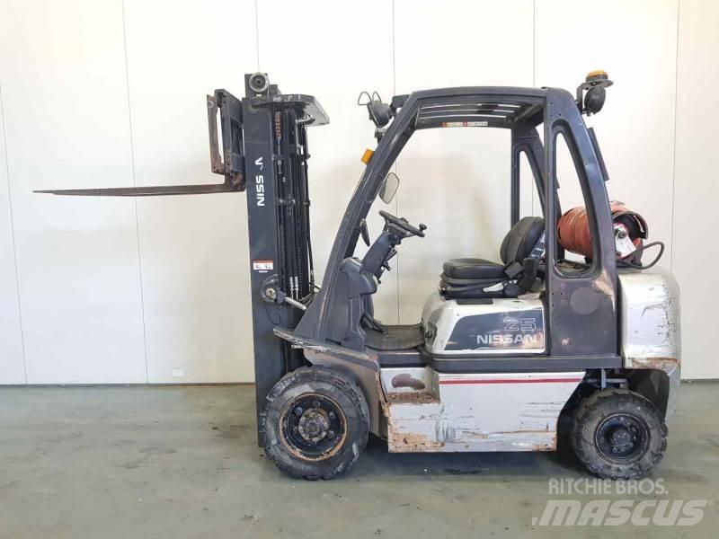 Nissan U1D272520 Empilhadores a gás