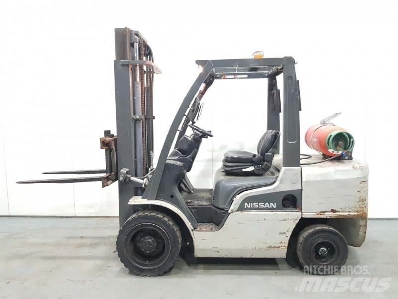 Nissan UG1F2A35DU Empilhadores a gás