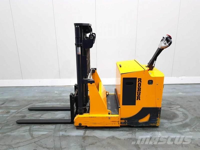  OTHER VEHICHLE SBC TZ XTS Self propelled stackers