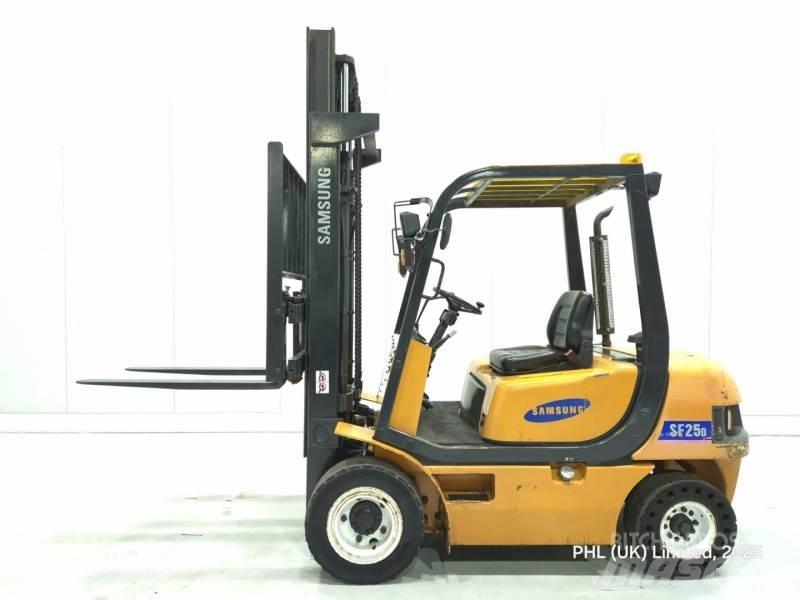 Samsung SF25D Empilhadores Diesel