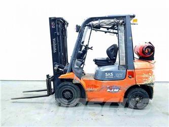 Toyota 42-7FGF25 Empilhadores a gás